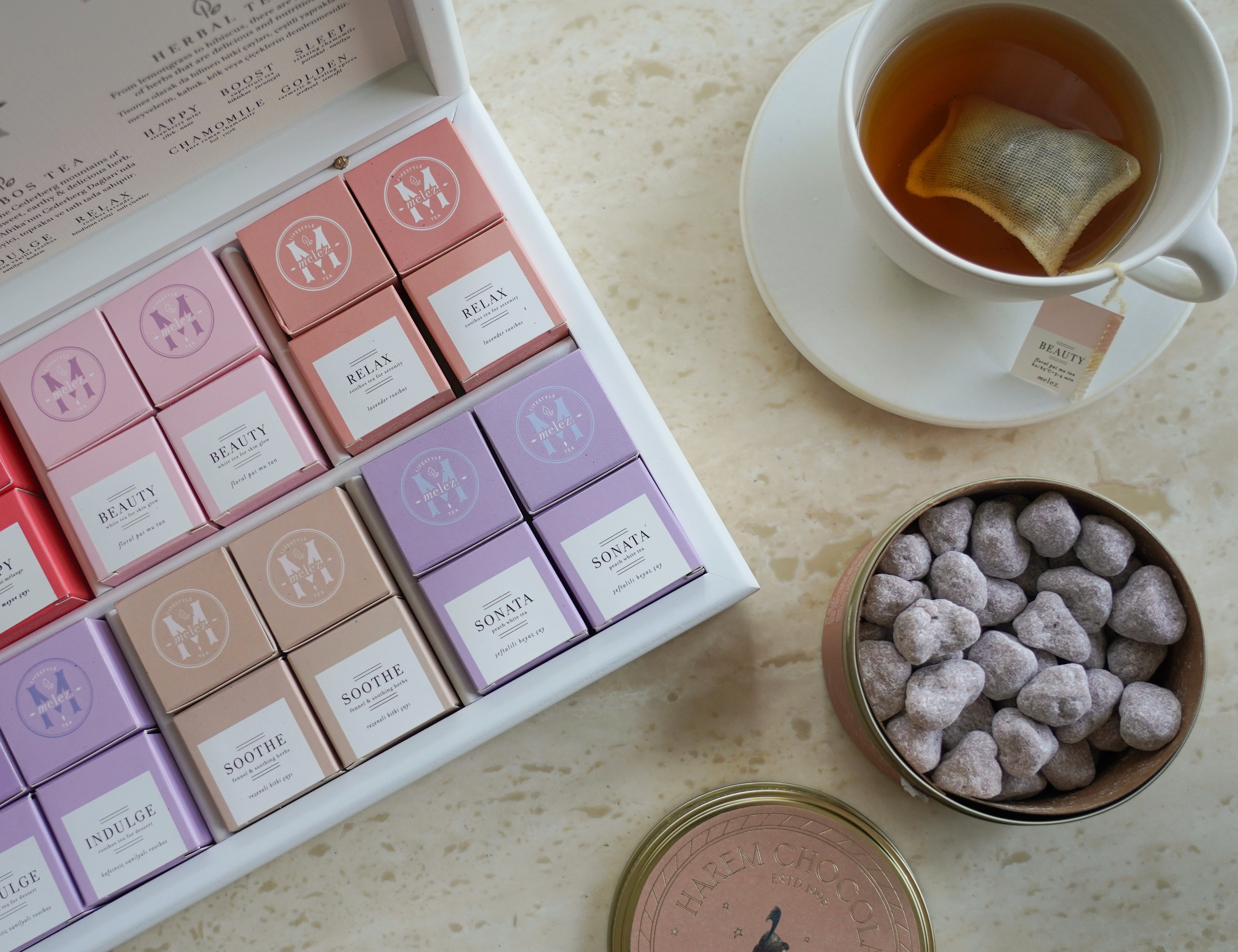 Melez Ahşap Kutusu - LOVE Edition